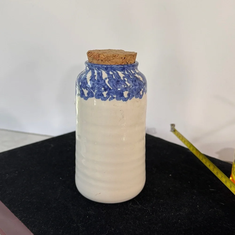 N/A ceramic jar